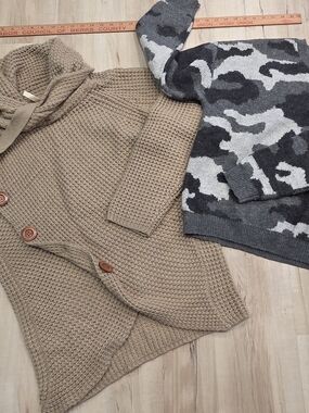 Set Of Two Sweaters